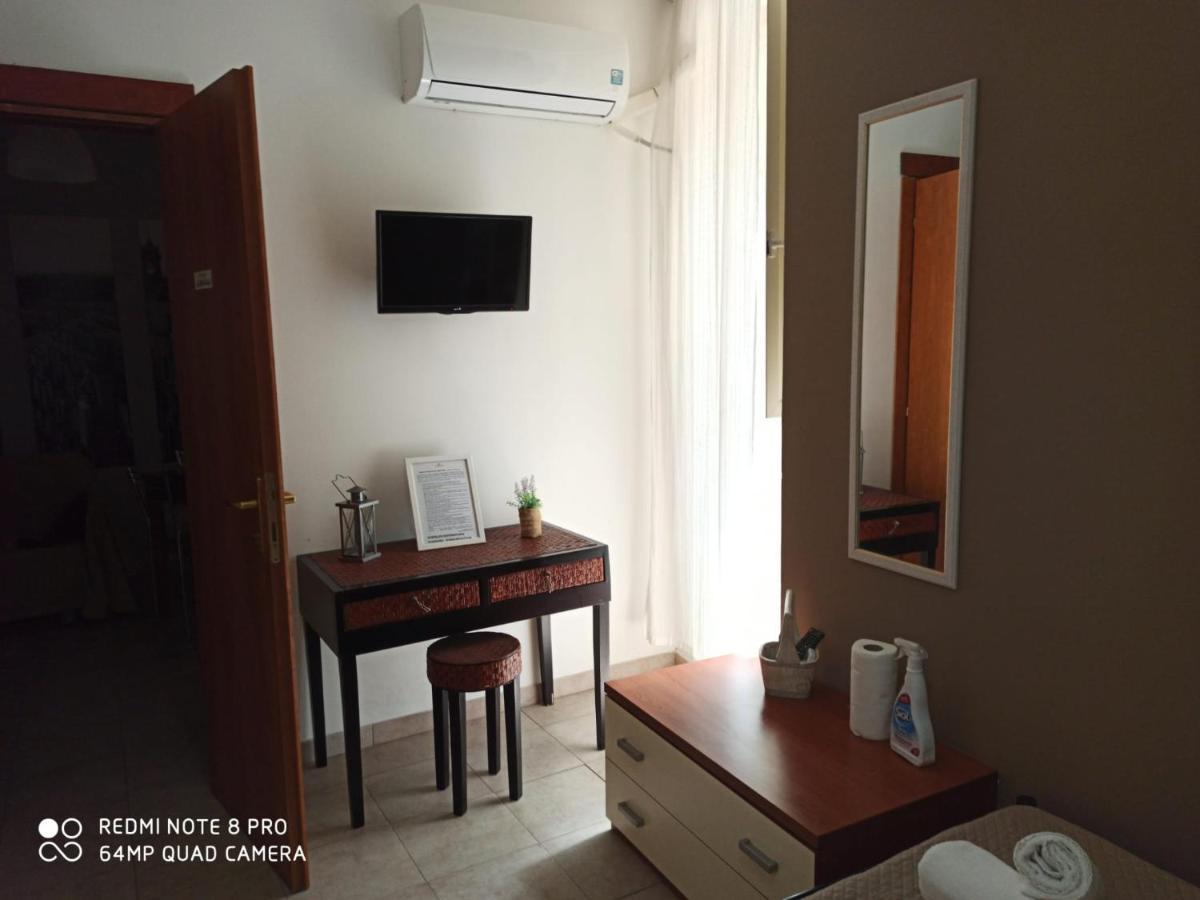 Bed and Breakfast La Rosa Antica Кальтаджироне Экстерьер фото